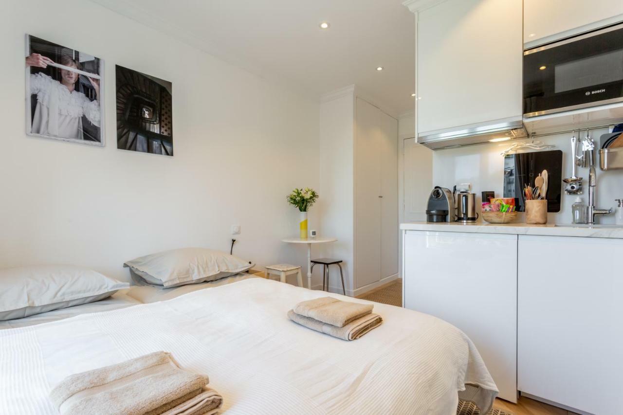 Cozy Studio With Amazing View Parigi Esterno foto